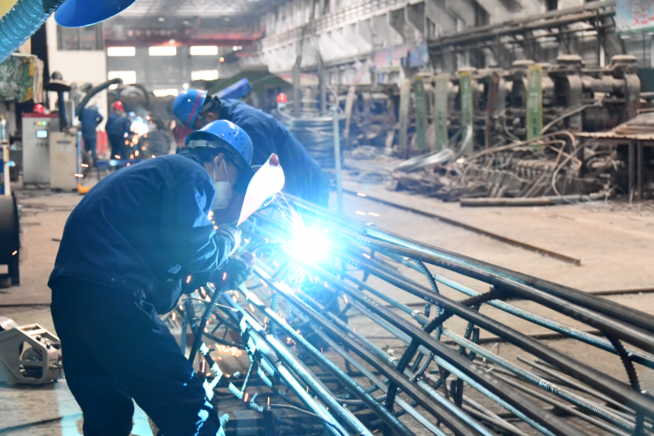 走在奮斗的春光里——鋼加公司生產(chǎn)見聞 走在奮斗的春光里——鋼加公司生產(chǎn)見聞