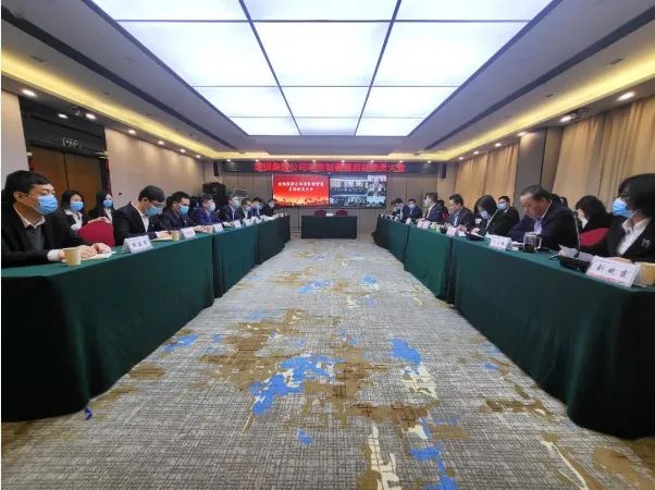 ��䓼��F(tu��n)��˾������ĸ�����v��