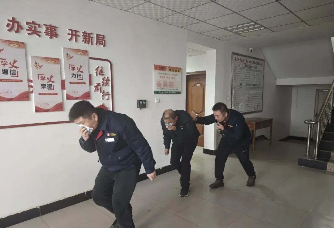 筑牢安全防線，保駕護航平安——華冶公司開展消防滅火疏散演練