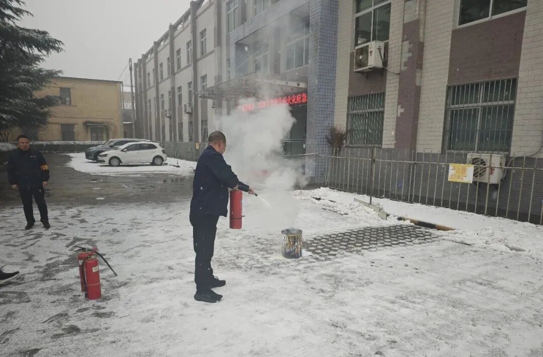筑牢安全防線，保駕護航平安——華冶公司開展消防滅火疏散演練