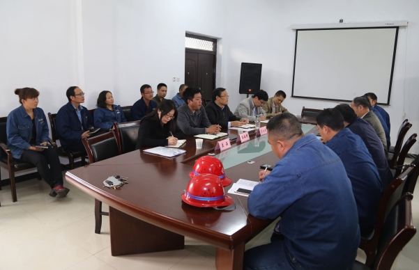 李永剛深入基層調(diào)研把脈職工思想動(dòng)態(tài)