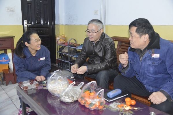 陜鋼集團“雙節(jié)”慰問及領(lǐng)導干部“一對一”幫扶工作全面鋪開 陜鋼集團“雙節(jié)”慰問及領(lǐng)導干部“一對一”幫扶工作全面鋪開