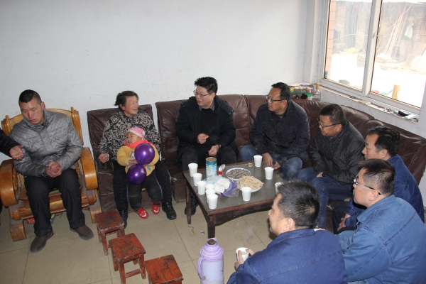 陜鋼集團“雙節(jié)”慰問及領(lǐng)導干部“一對一”幫扶工作全面鋪開 陜鋼集團“雙節(jié)”慰問及領(lǐng)導干部“一對一”幫扶工作全面鋪開