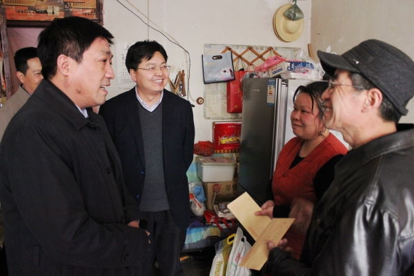 陜鋼集團“雙節(jié)”慰問及領(lǐng)導干部“一對一”幫扶工作全面鋪開 陜鋼集團“雙節(jié)”慰問及領(lǐng)導干部“一對一”幫扶工作全面鋪開