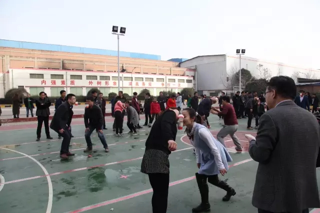 龍鋼集團(tuán)舉辦第四屆“合力杯”燈謎健身活動(dòng) 龍鋼集團(tuán)舉辦第四屆“合力杯”燈謎健身活動(dòng)