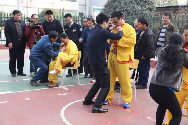 龍鋼集團(tuán)舉辦第四屆“合力杯”燈謎健身活動(dòng) 龍鋼集團(tuán)舉辦第四屆“合力杯”燈謎健身活動(dòng)