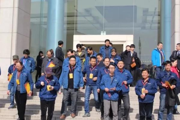 聆聽勞模故事 感悟勞動(dòng)之美 聆聽勞模故事 感悟勞動(dòng)之美