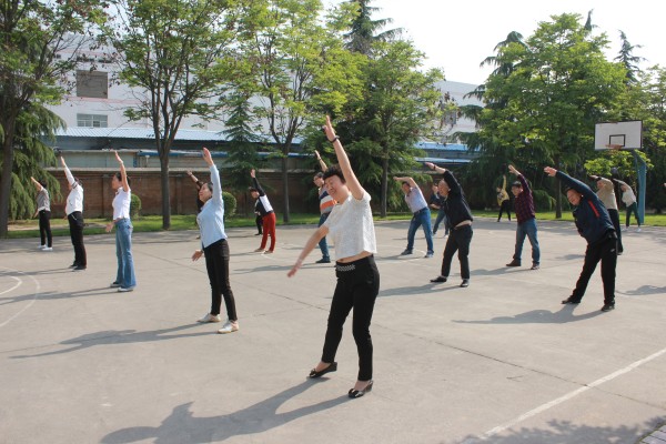 寶軋公司開展工間操活動(dòng) 寶軋公司開展工間操活動(dòng)