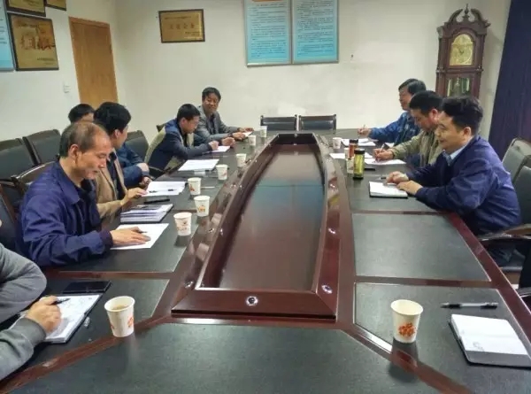 大西溝召開(kāi)提產(chǎn)增效專(zhuān)題生產(chǎn)研討會(huì) 大西溝召開(kāi)提產(chǎn)增效專(zhuān)題生產(chǎn)研討會(huì)