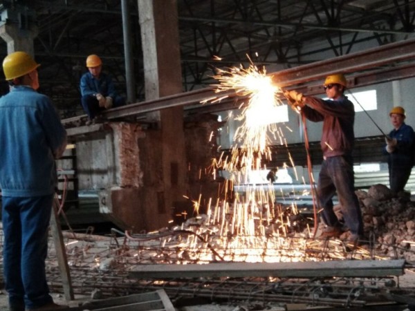 向勞動(dòng)者致敬 向勞動(dòng)者致敬