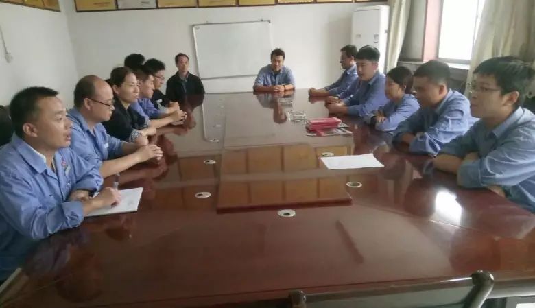 華富新能源公司以“三化”為措施確保大討論取得實(shí)效 華富新能源公司以“三化”為措施確保大討論取得實(shí)效