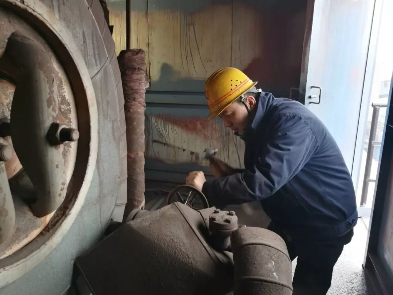 為堅(jiān)守一線的他們點(diǎn)贊 為堅(jiān)守一線的他們點(diǎn)贊