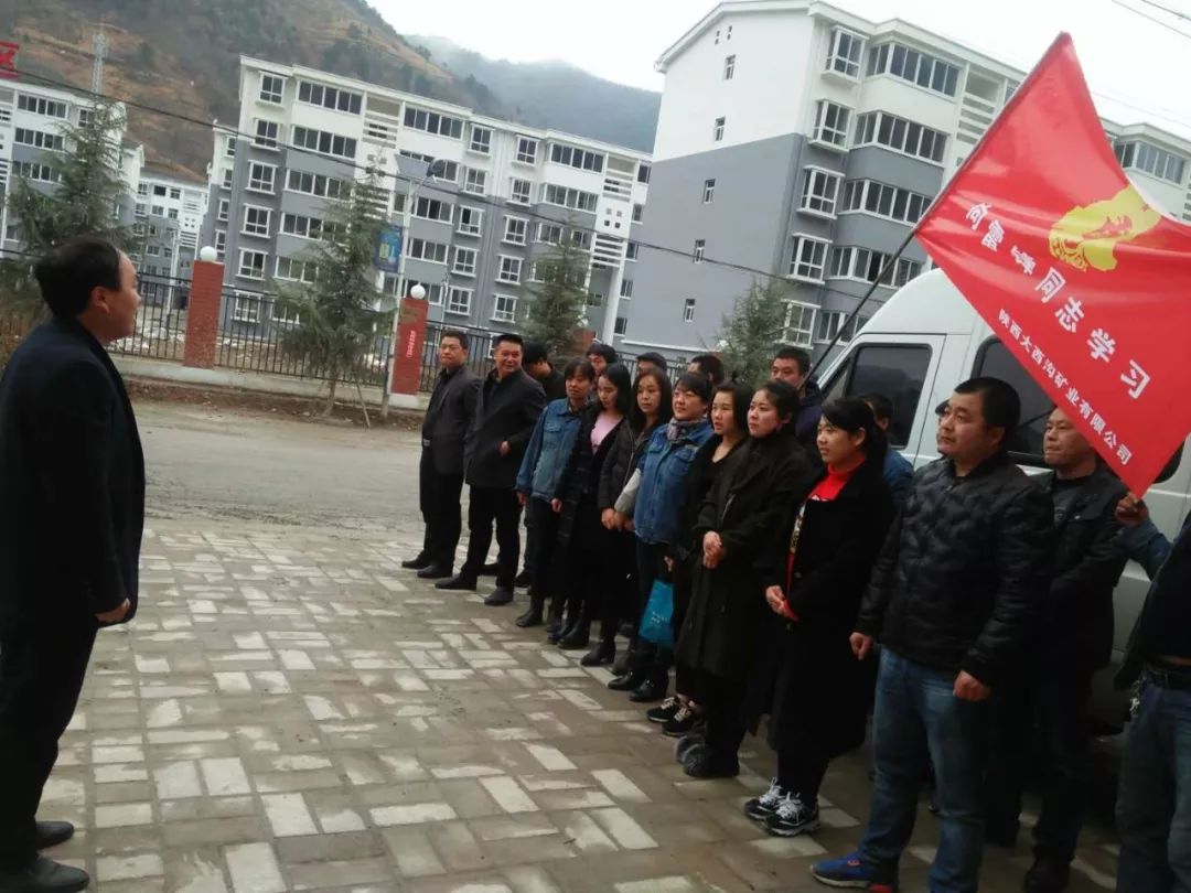 愛心在行動 爭做“活雷鋒”---大西溝礦業(yè)公司3.5雷鋒活動日側(cè)記 愛心在行動 爭做“活雷鋒”---大西溝礦業(yè)公司3.5雷鋒活動日側(cè)記