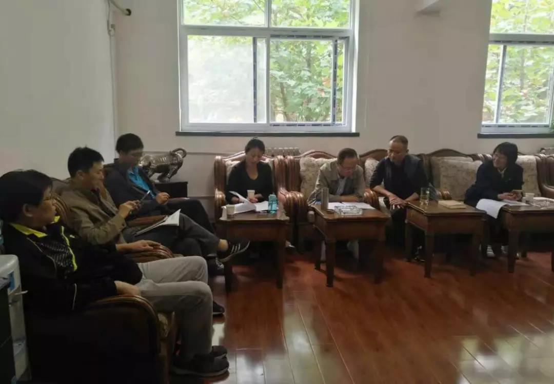 唐鑫國(guó)慶節(jié)假日到西鋼-紅光公司指導(dǎo)落實(shí)工作 唐鑫國(guó)慶節(jié)假日到西鋼-紅光公司指導(dǎo)落實(shí)工作