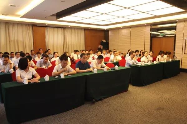 一封家書(shū)寄深情 千言萬(wàn)語(yǔ)說(shuō)安全——龍鋼集團(tuán)公司組織開(kāi)展“安全家書(shū)巡回誦讀”活動(dòng) 一封家書(shū)寄深情 千言萬(wàn)語(yǔ)說(shuō)安全——龍鋼集團(tuán)公司組織開(kāi)展“安全家書(shū)巡回誦讀”活動(dòng)