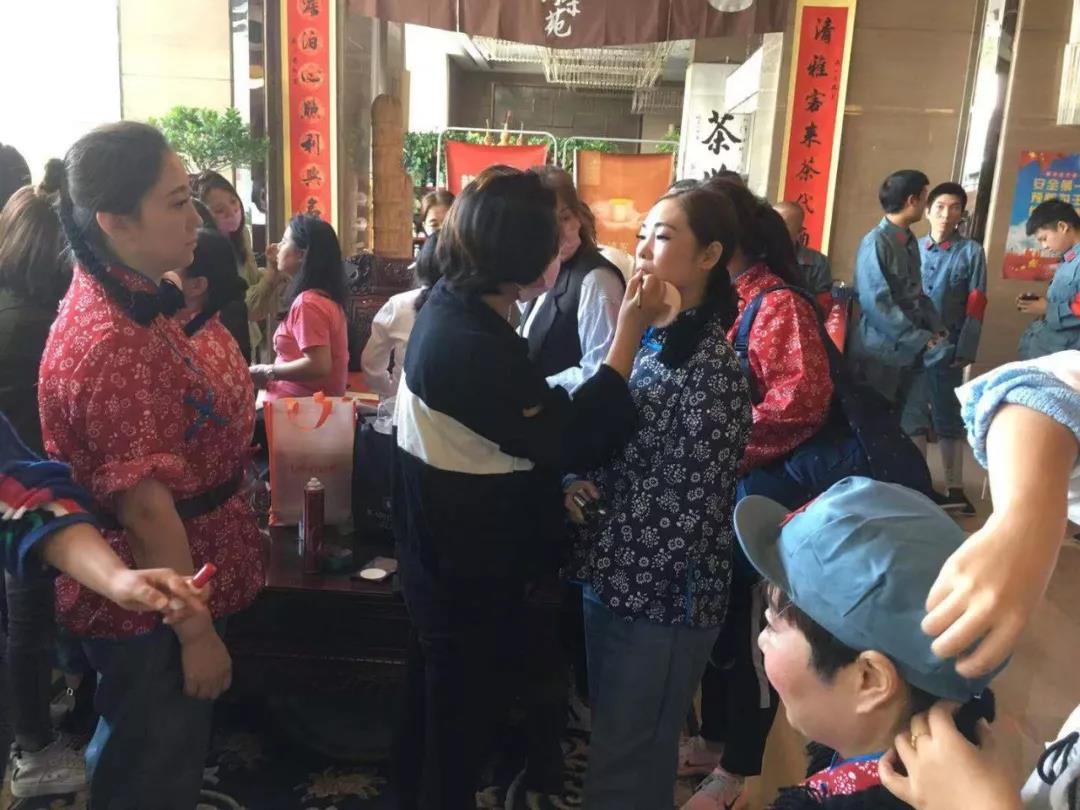 嘹亮的頌歌　深情的祝?！堜摷瘓F(tuán)百人合唱節(jié)目側(cè)記